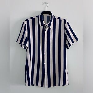 Shein Men’s size Small button up collared shirt